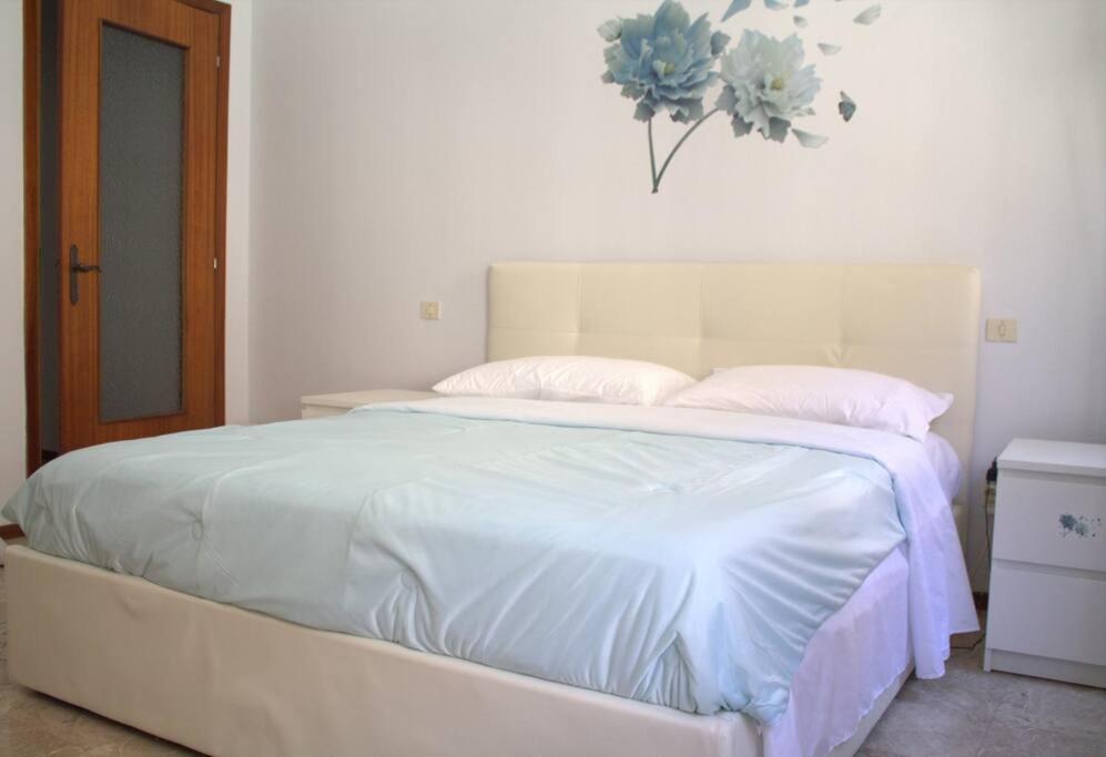 Casa Bilocale In Centro Vicino Stazione Lägenhet Voghera Exteriör bild